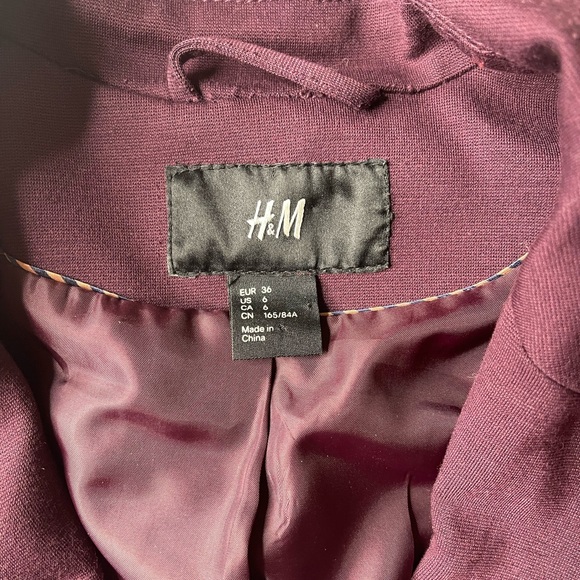 H&M Burgundy Fitted Blazer - Picture 2 of 2